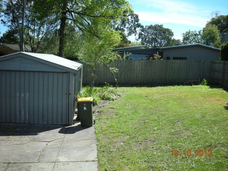 11 Bond Avenue, Blackburn South VIC 3130