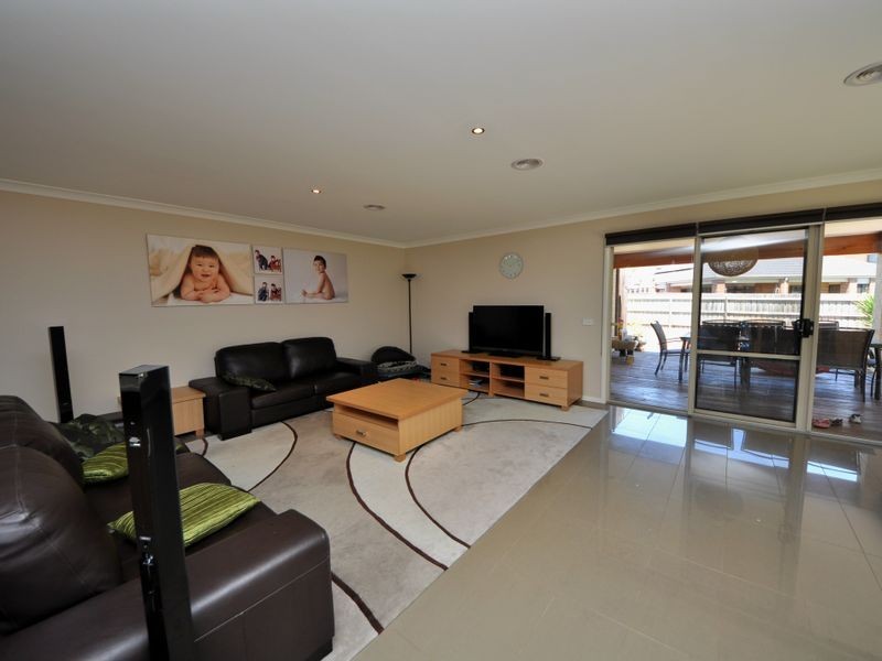 5 Inglewood Close, Croydon VIC 3136