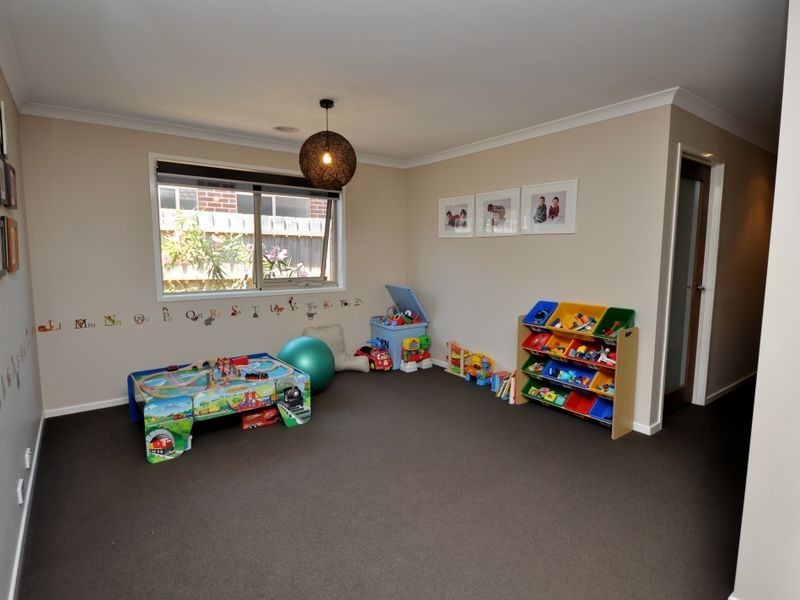 5 Inglewood Close, Croydon VIC 3136