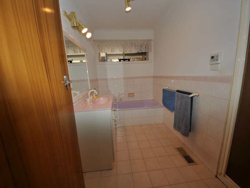 1/68 Balmoral Street, Kilsyth VIC 3137