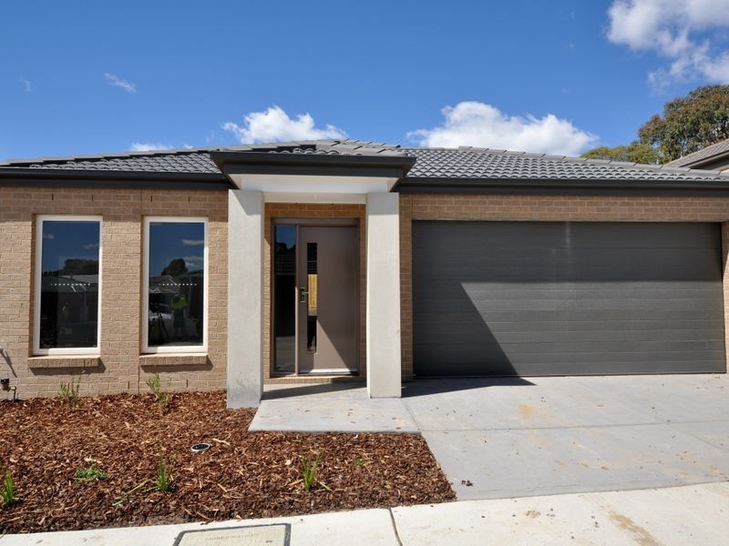 39 Tanika Circuit, Croydon VIC 3136