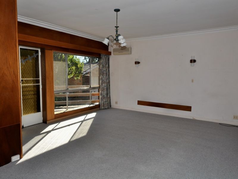 1/11 Laird Street, Croydon VIC 3136