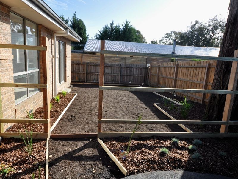 2/11 Laird Street, Croydon VIC 3136