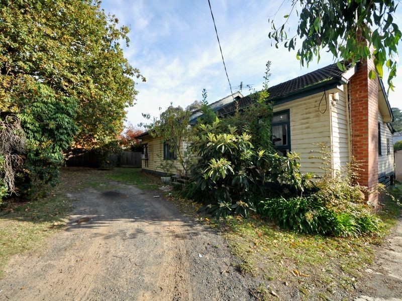 123 Lincoln Road, Croydon VIC 3136