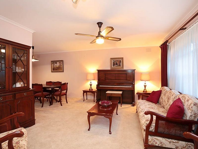 34 Lemongrove Crescent, Croydon Hills VIC 3136