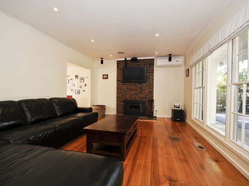 4 Pine Court, Croydon VIC 3136