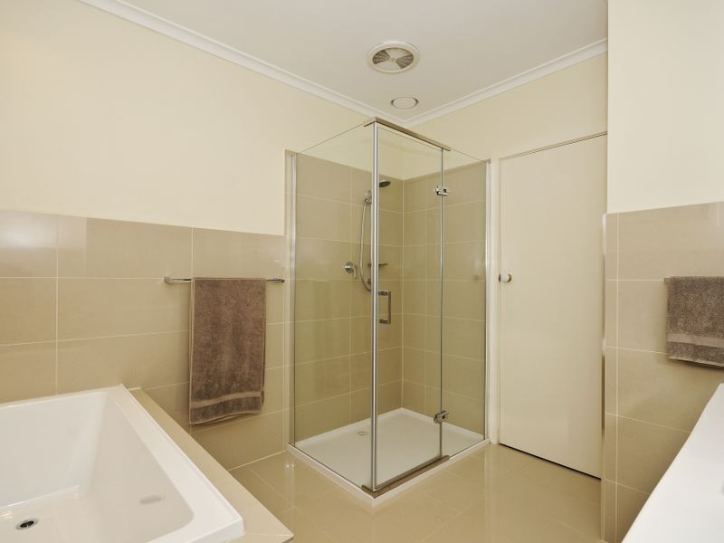 4 Pine Court, Croydon VIC 3136