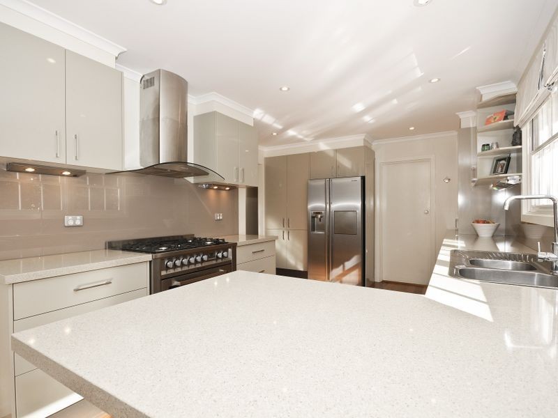 4 Pine Court, Croydon VIC 3136