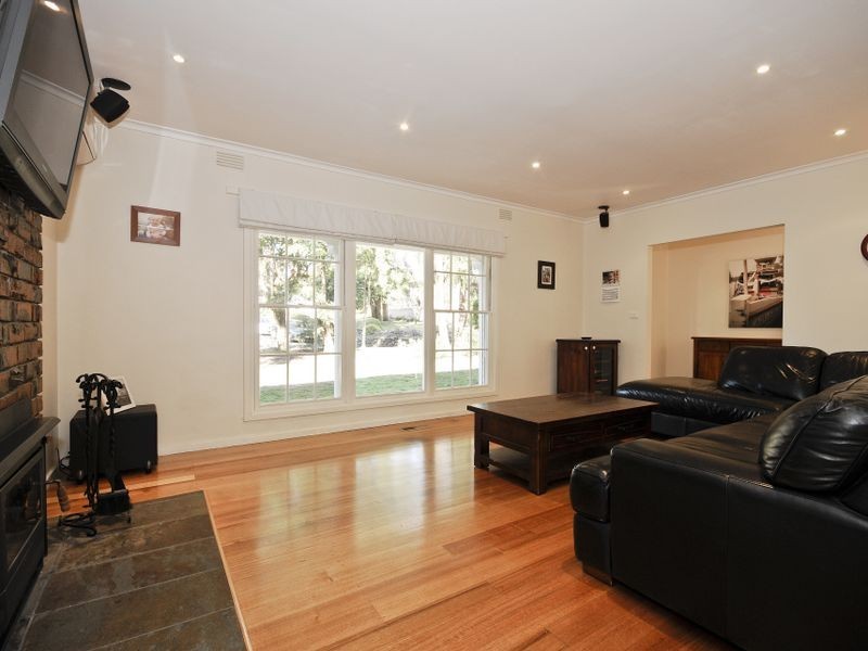 4 Pine Court, Croydon VIC 3136