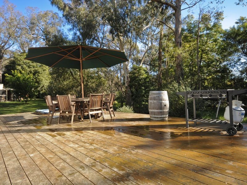 4 Pine Court, Croydon VIC 3136