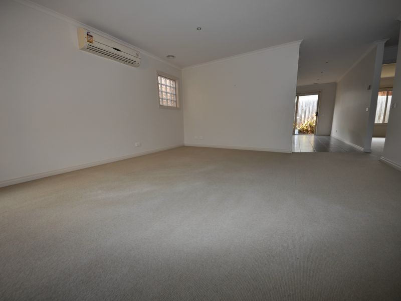 Unit 3 / 8 Maryborough Road, Boronia VIC 3155