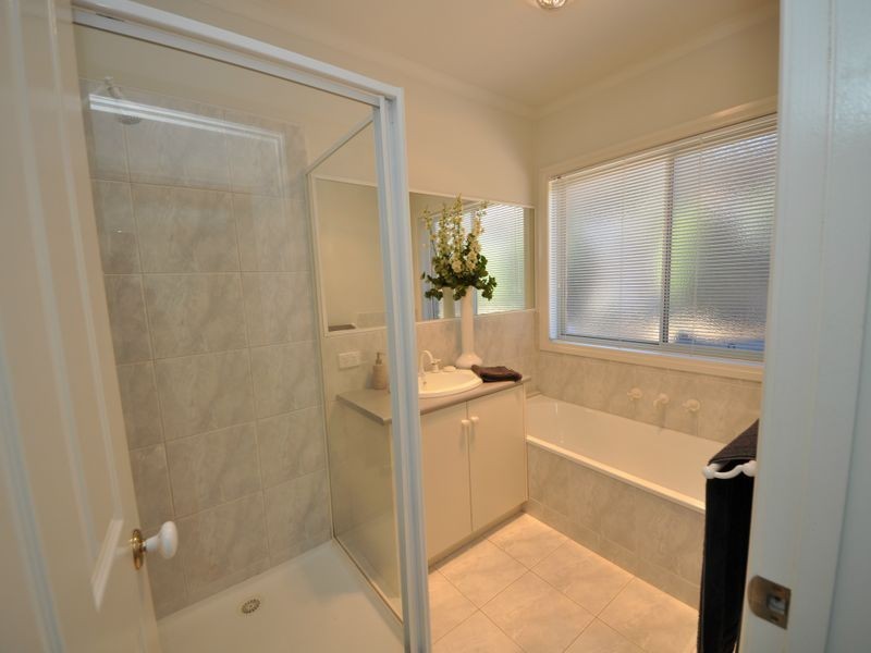 28 Angelica Crescent, Croydon Hills VIC 3136