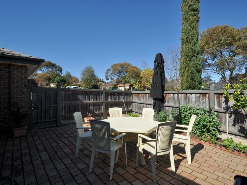 28 Angelica Crescent, Croydon Hills VIC 3136