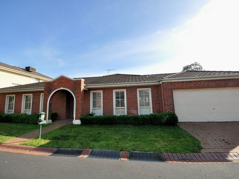 24 Arlington Walk, Vermont VIC 3133