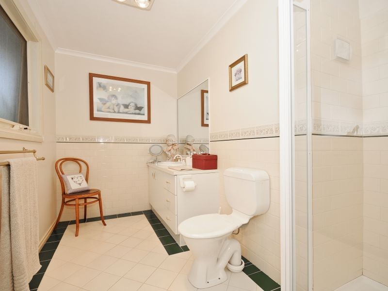 82 Campaspe Drive, Croydon Hills VIC 3136