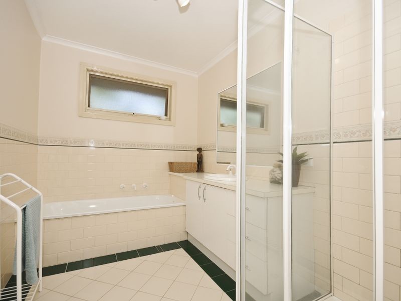 82 Campaspe Drive, Croydon Hills VIC 3136