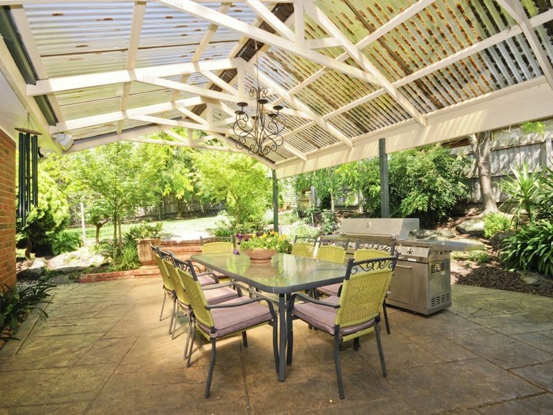 82 Campaspe Drive, Croydon Hills VIC 3136