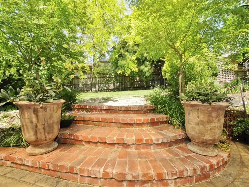 82 Campaspe Drive, Croydon Hills VIC 3136