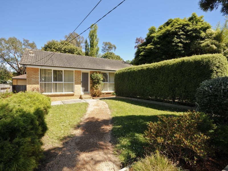 33 Longfellow Avenue, Mooroolbark VIC 3138