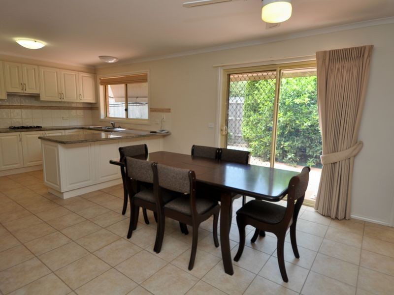 2/69 Mount Dandenong Road, Croydon VIC 3136