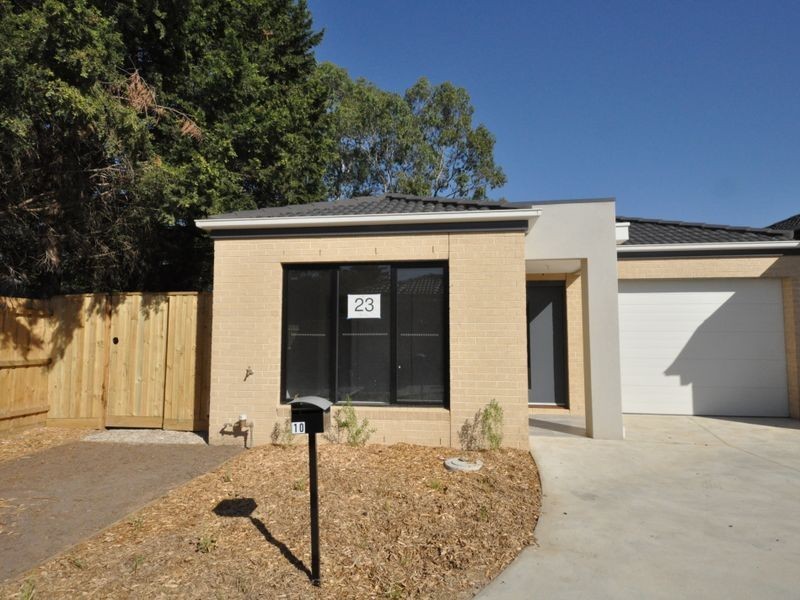 10 White Flats Terrace, Croydon VIC 3136