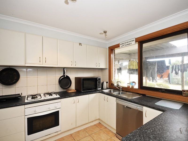 4 Rendcomb Street, Kilsyth VIC 3137