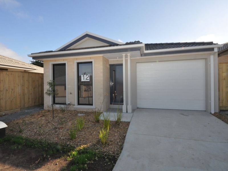 21 White Flats Terrace (448 Maroo, Croydon VIC 3136