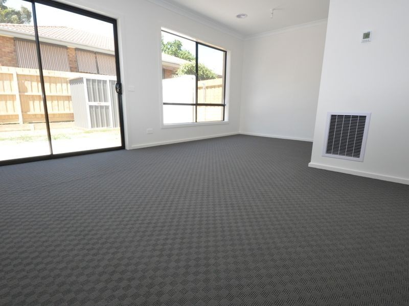 21 White Flats Terrace (448 Maroo, Croydon VIC 3136