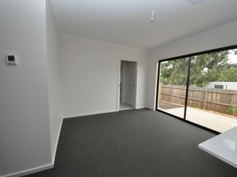 5 White Flats Terrace, Croydon VIC 3136