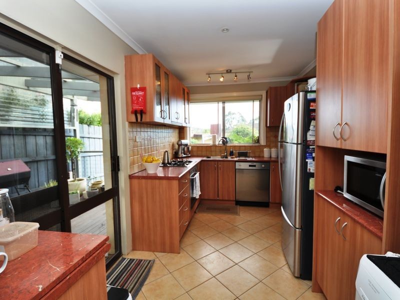 25 Kalimna Street, Mooroolbark VIC 3138