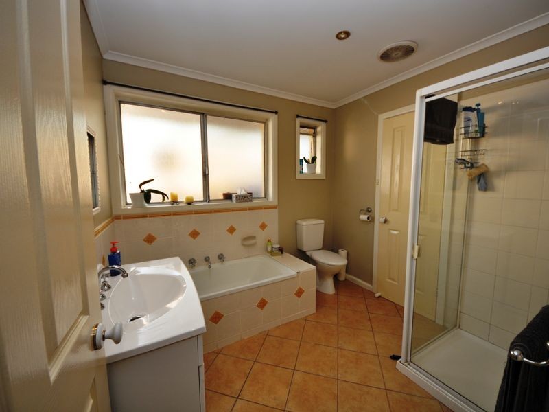 25 Kalimna Street, Mooroolbark VIC 3138