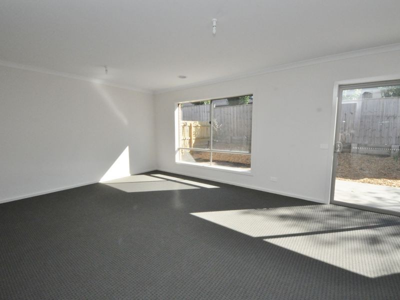 26 White Flats Terrace, Croydon VIC 3136