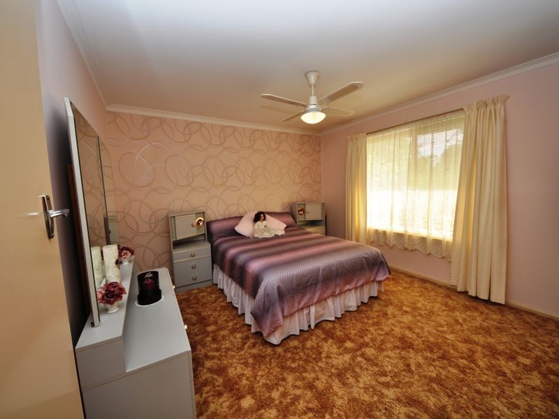 12 Central Avenue, Bayswater North VIC 3153