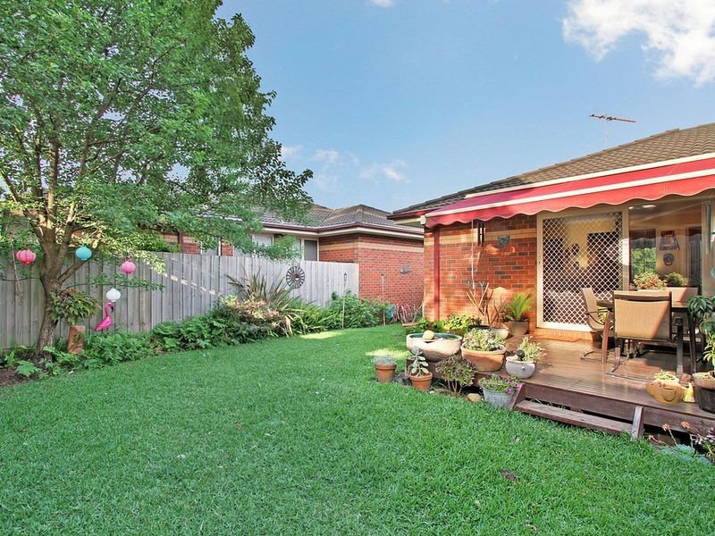 2/17 Ruskin Avenue, Croydon VIC 3136