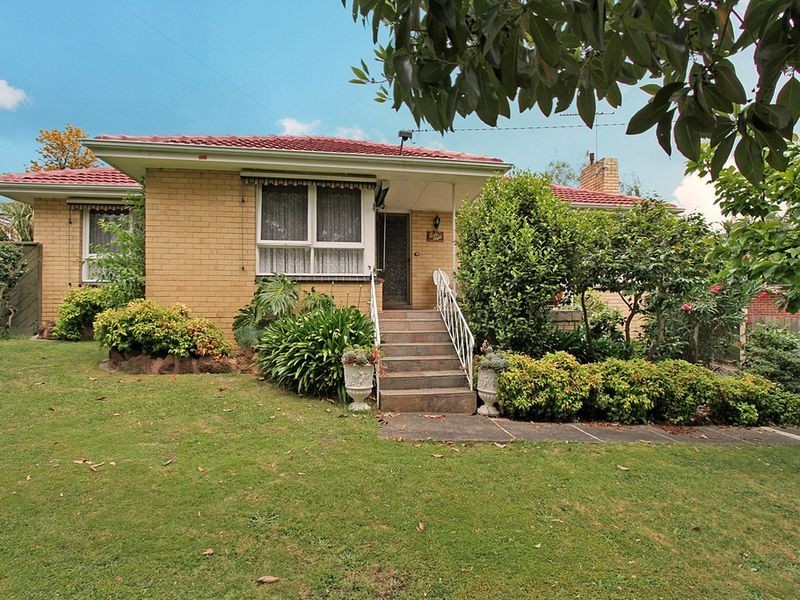 48 Faraday Road, Croydon South VIC 3136