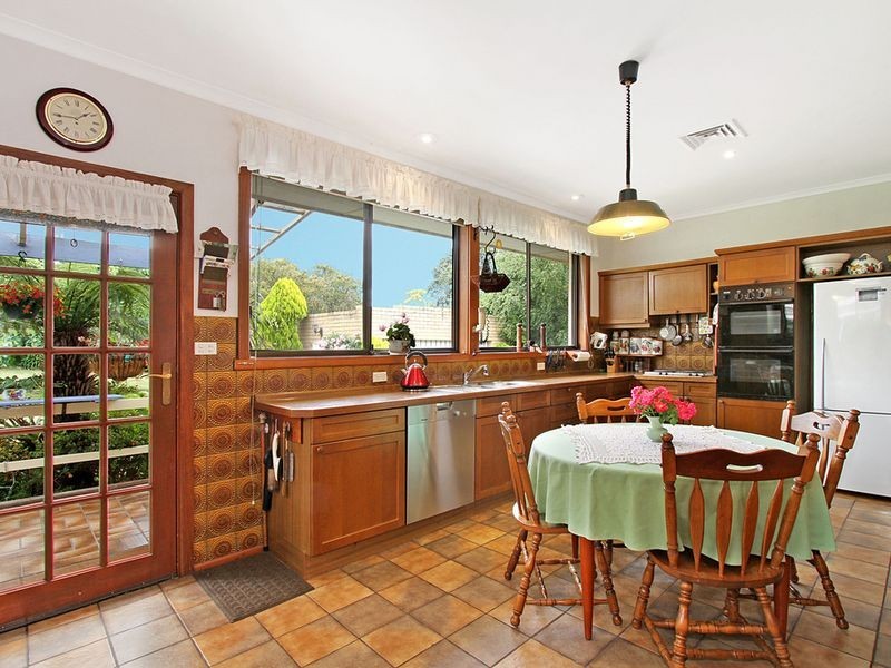 48 Faraday Road, Croydon South VIC 3136