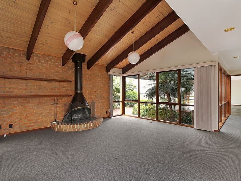 82 & 82A Woodville Road, Mooroolbark VIC 3138