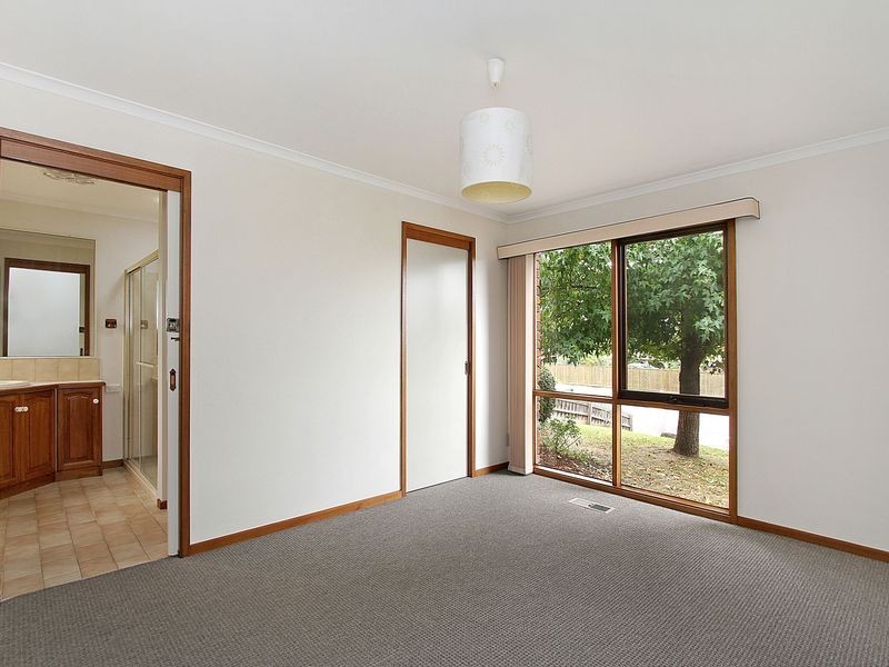 82 & 82A Woodville Road, Mooroolbark VIC 3138