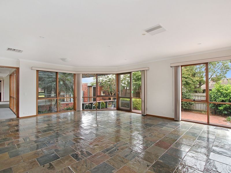 82 & 82A Woodville Road, Mooroolbark VIC 3138