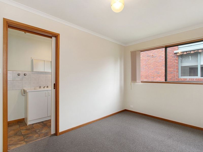 82 & 82A Woodville Road, Mooroolbark VIC 3138