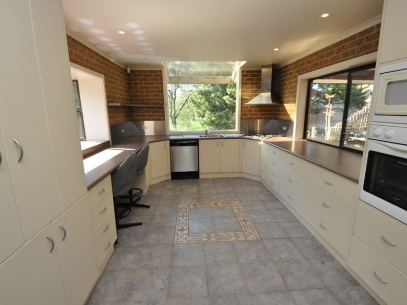 42 Karingal Street, Croydon North VIC 3136