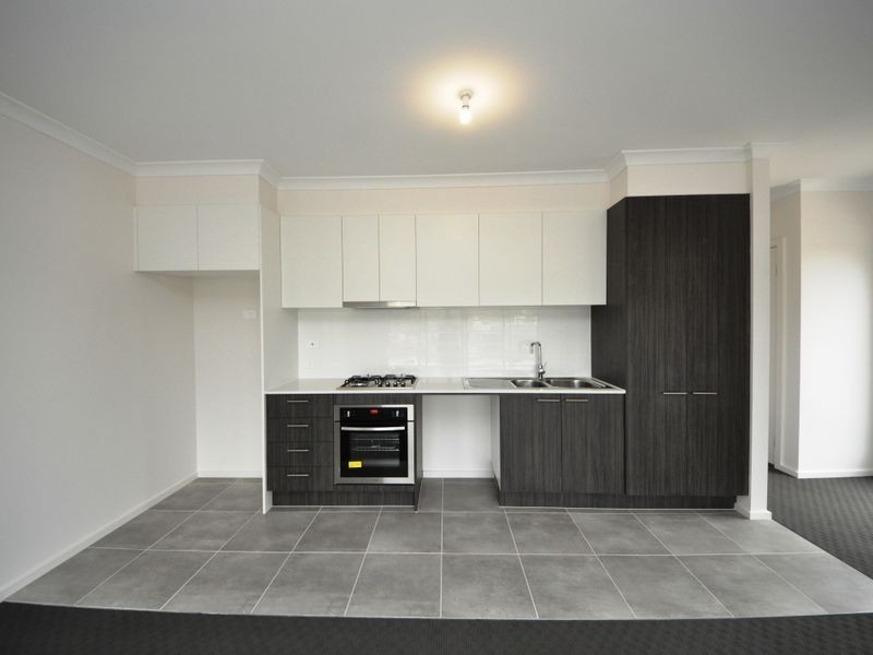 1 Lithgow Way (1-5 Central Ave), Mooroolbark VIC 3138