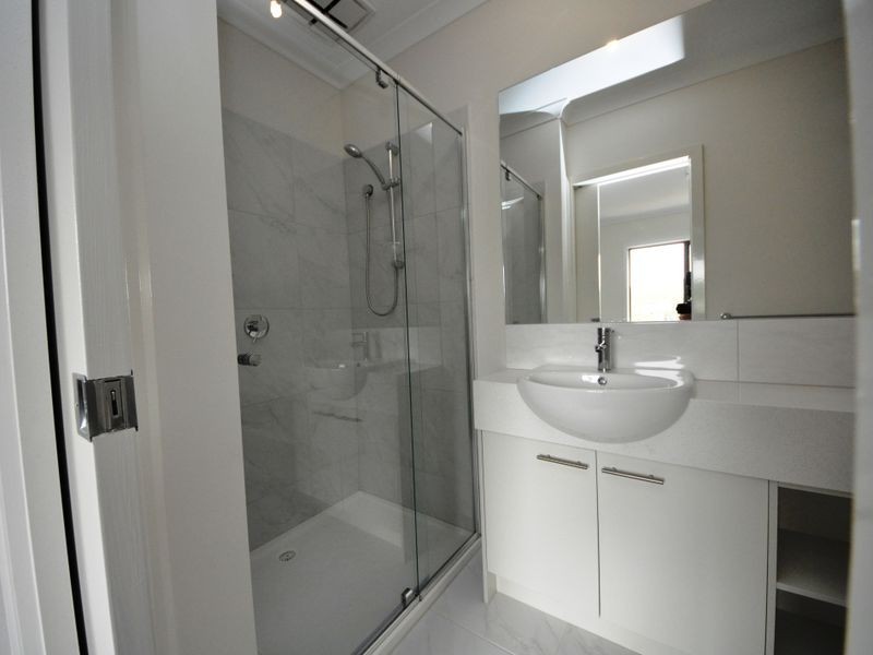 12 English Close (1-5 Central Ave, Mooroolbark VIC 3138