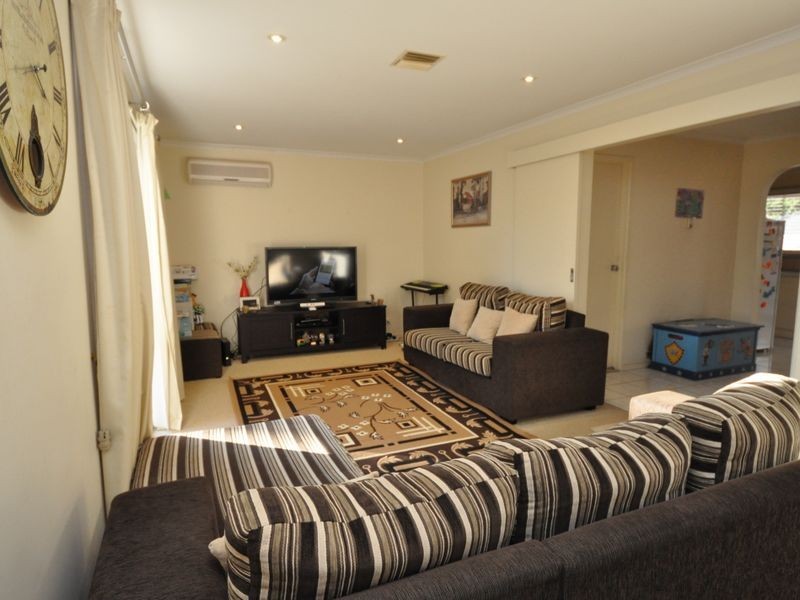 2 Tara Close, Croydon VIC 3136