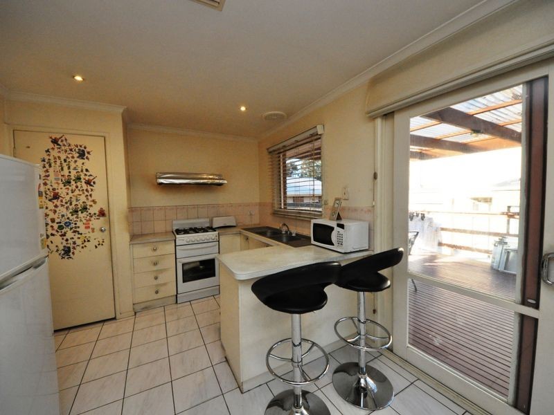 2 Tara Close, Croydon VIC 3136