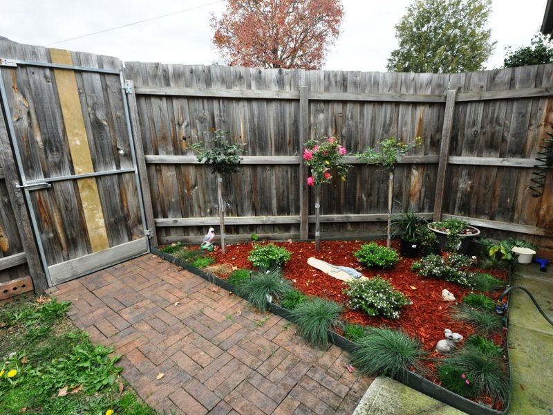 1/32 Hillview Drive, Kilsyth VIC 3137