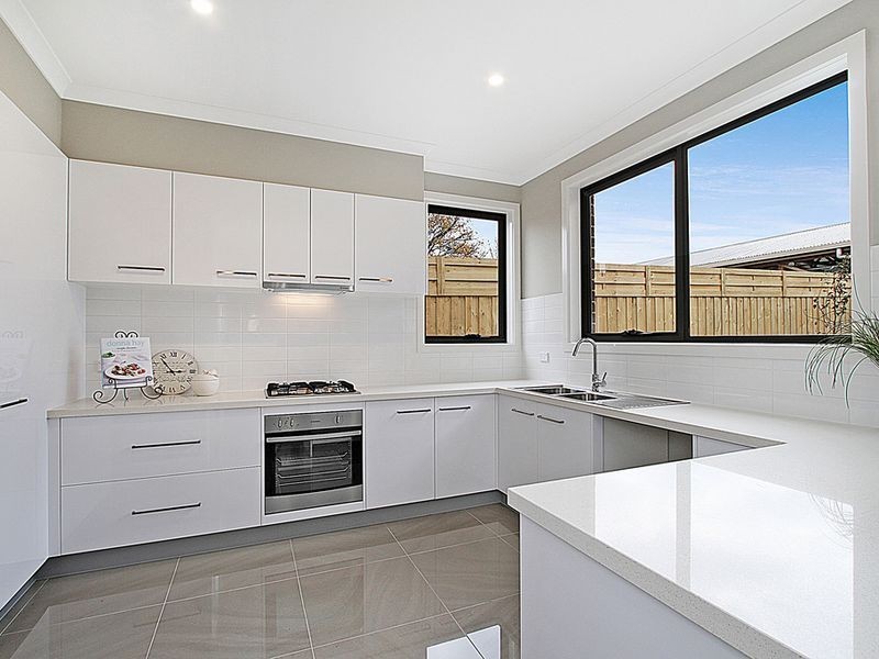 1A Midhurst Road, Croydon VIC 3136