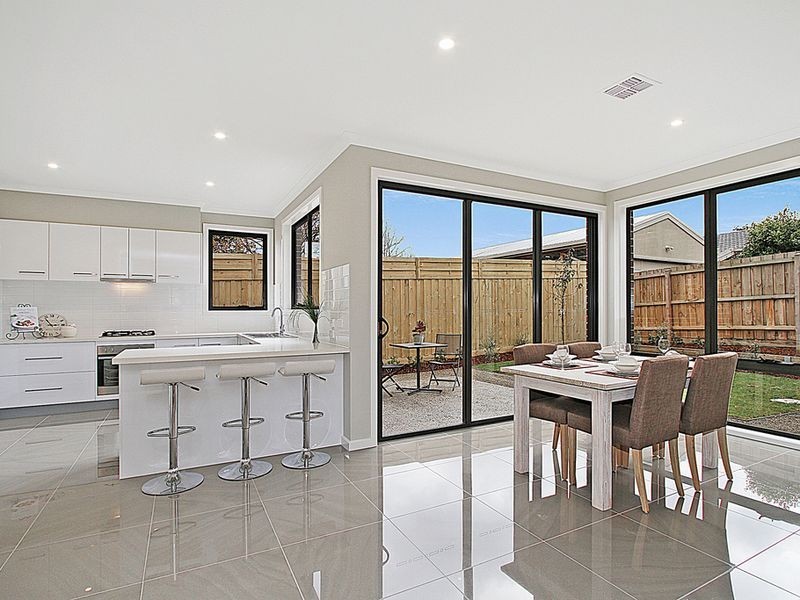 1A Midhurst Road, Croydon VIC 3136