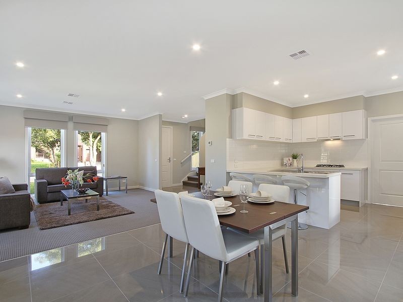 17 Broughton Avenue, Croydon VIC 3136