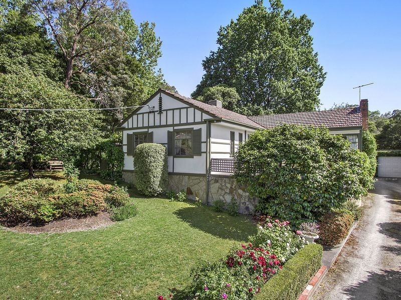 18 Stirling Road, Croydon VIC 3136